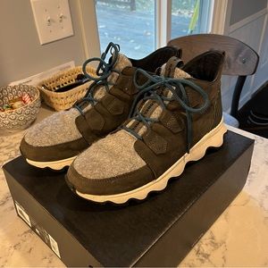Sorel Kinetic Caribou sneaker boots